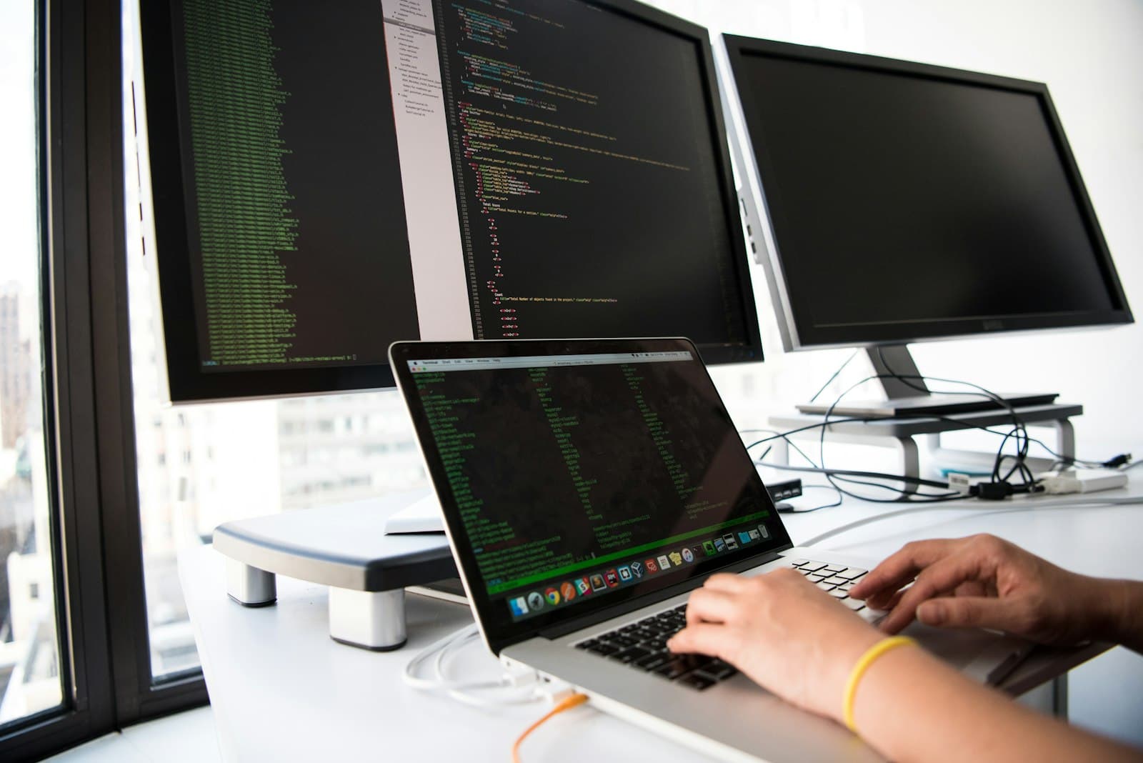 Hire dedicated developers with Netsmartz